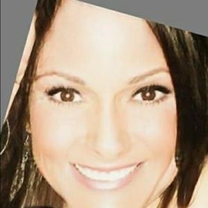 Meet your Posher, Carla